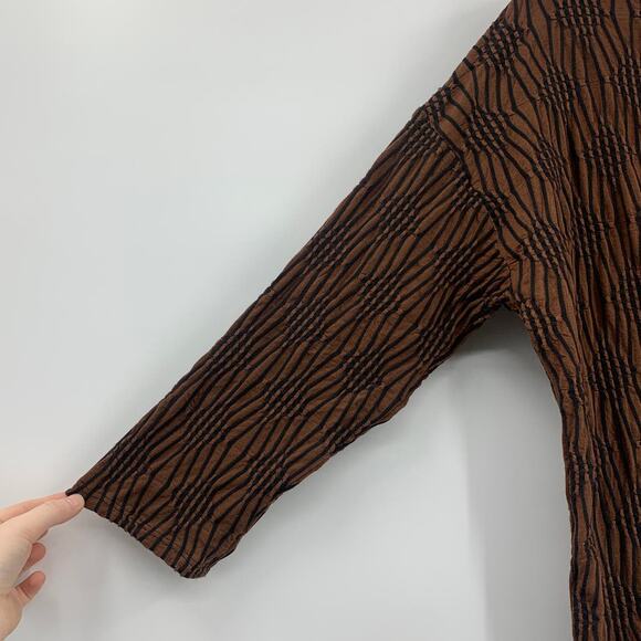 Onque Casual Womens Textured Stretch Top 3/4 Sleeves Brown Black PXL Blouse - Picture 5 of 10